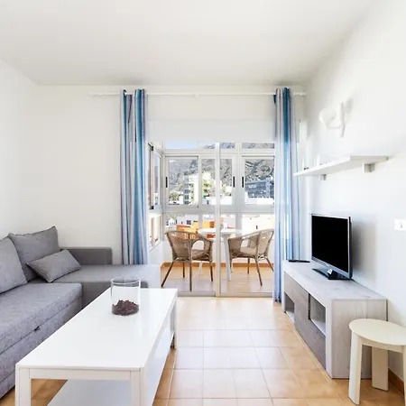 Live Luna Balcony & View